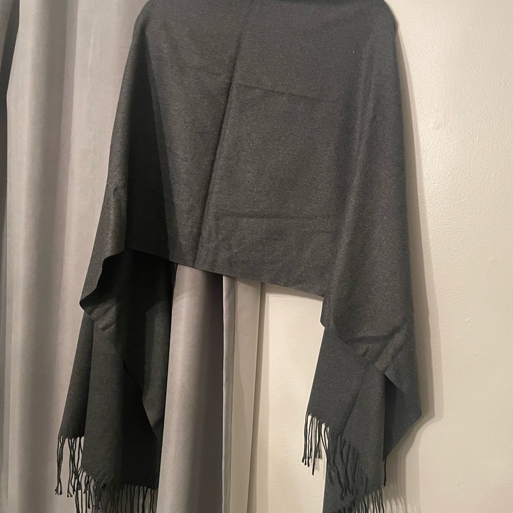 100% Cashmere scarf / shawl